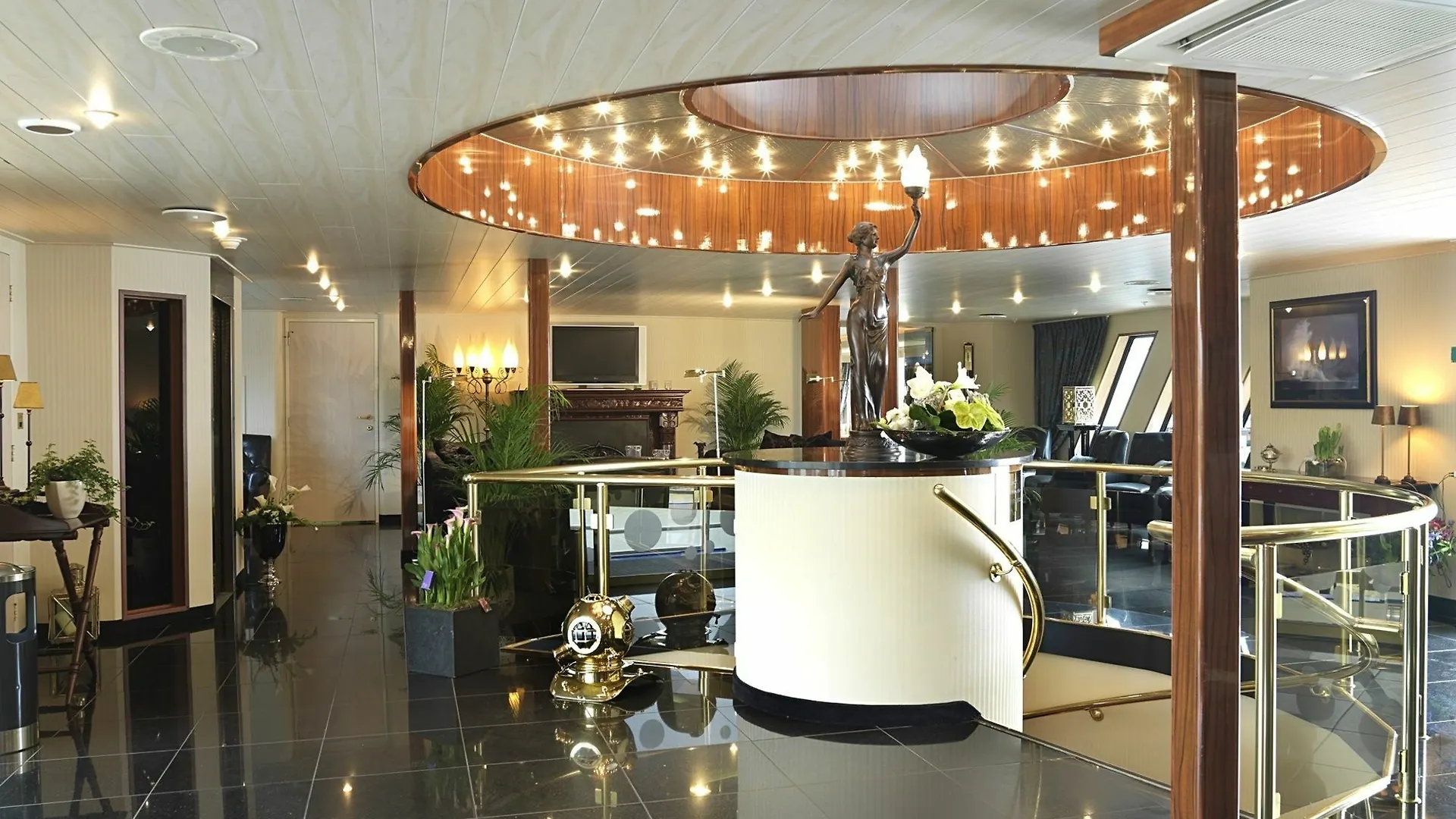 Crossgates Hotelship 3 Star - Altstadt - Duesseldorf